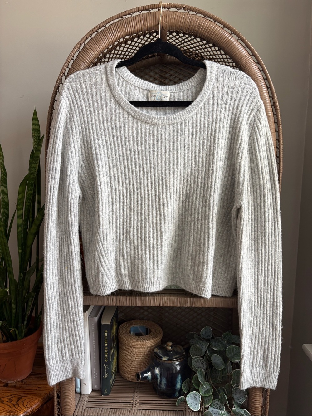 Cozy Ribbed Crewneck Sweater - Light Gray